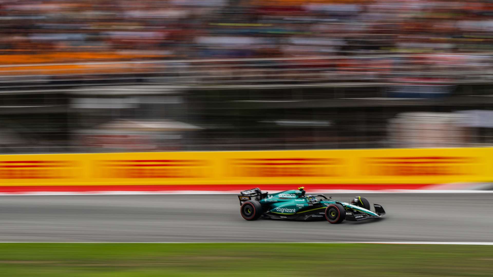 背后更是历 背后更是历